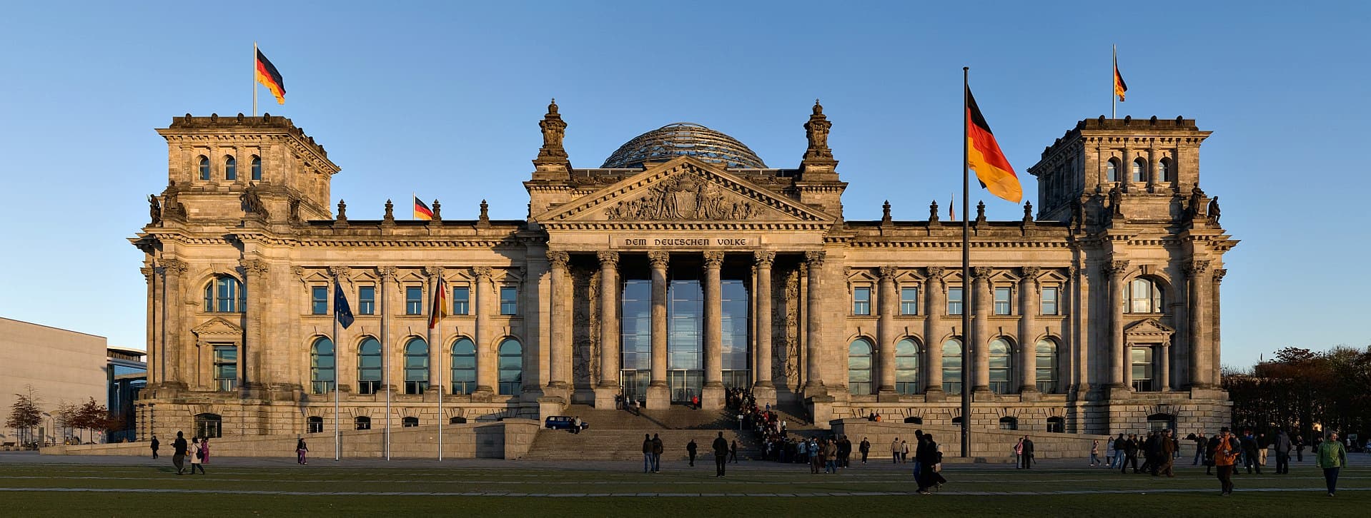 1920px-Reichstag_building_Berlin_view_from_west_before_sunset-1